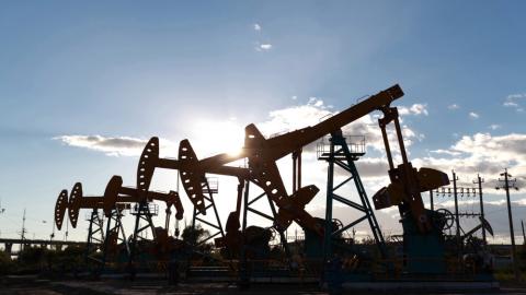 EIA: Tồn kho dầu thô thương mại Mỹ tăng 1.3 triệu thùng trong tuần 19/02