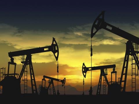 [Tổng hợp 18/02] Giá dầu thô WTI quay đầu giảm do lo ngại về nguồn cung dư thừa