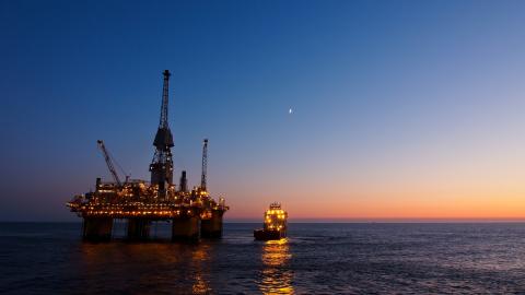 Saudi Arabia nghi ngờ sự phục hồi nhu cầu dầu thô và thắt chặt nguồn cung