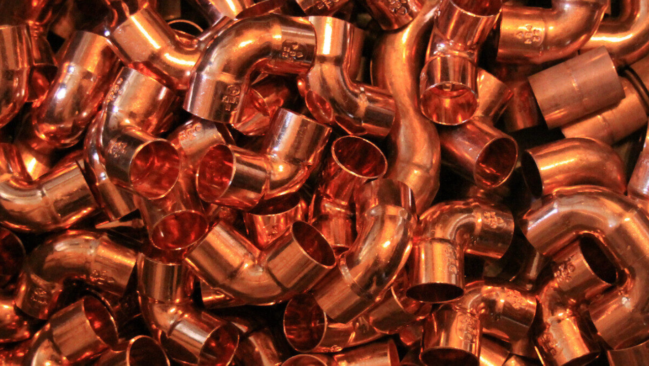Giá kim loại có thể duy trì đà tăng ít nhất là tới khi Mỹ công bố PCE