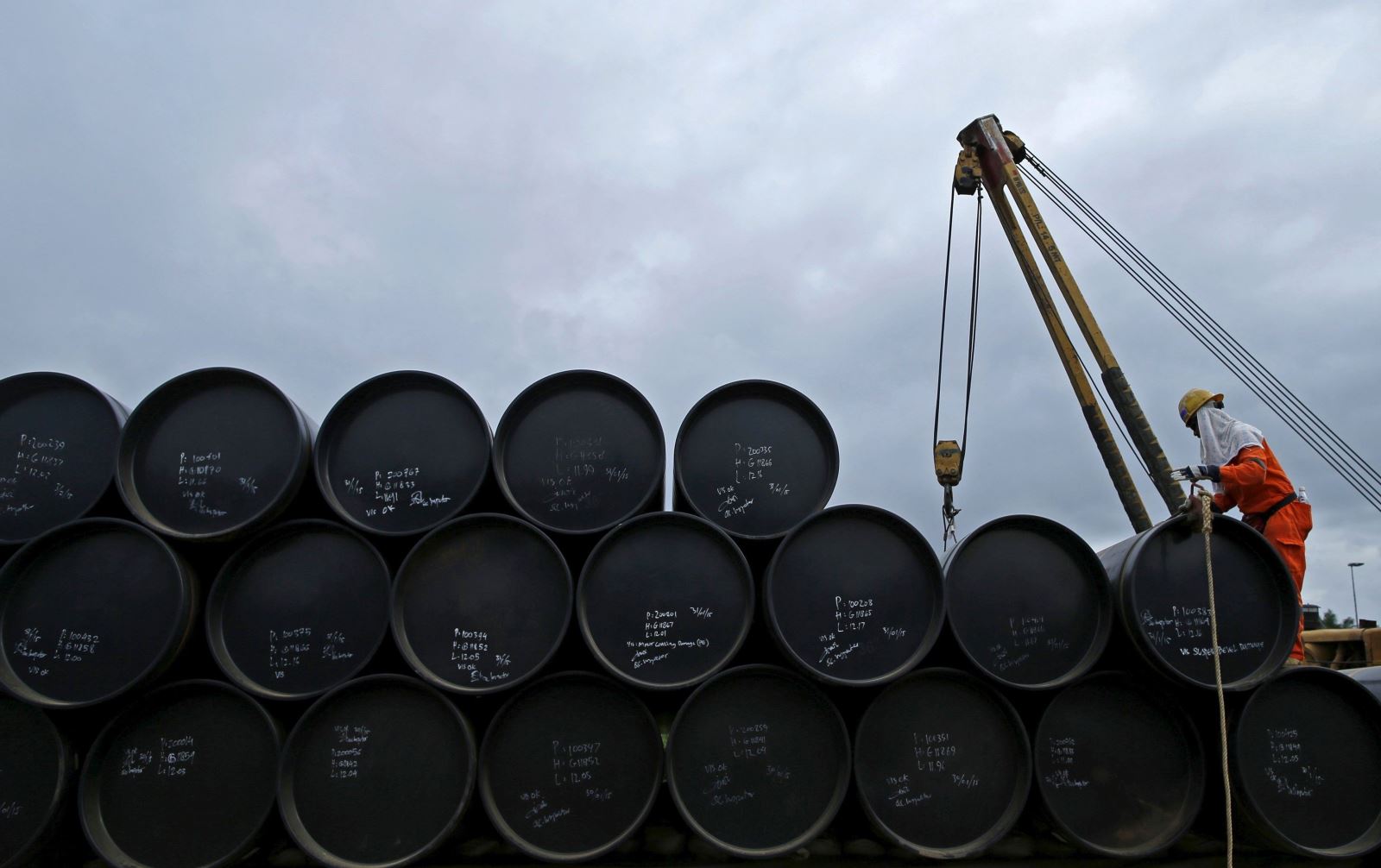 EIA: Dự trữ dầu thô của Mỹ tăng ngay cả khi nhà máy lọc dầu tăng cường hoạt động